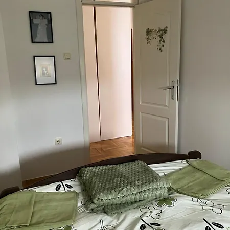 Nova Detelinara,novi Sad شقة